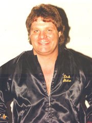 Slater accused of contacting stab victim